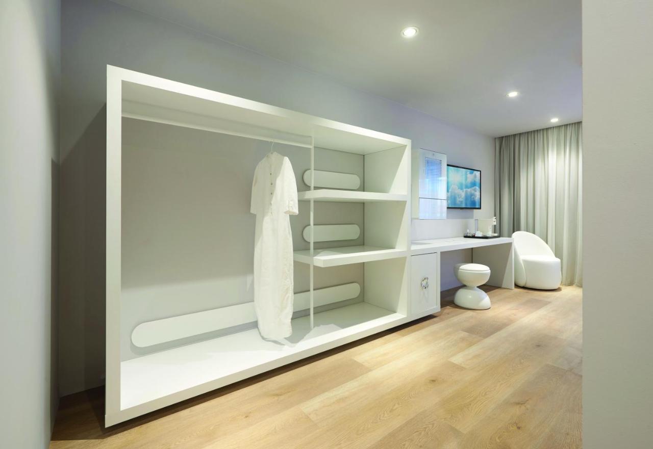 Youme Design Place Hotel Триест Екстериор снимка