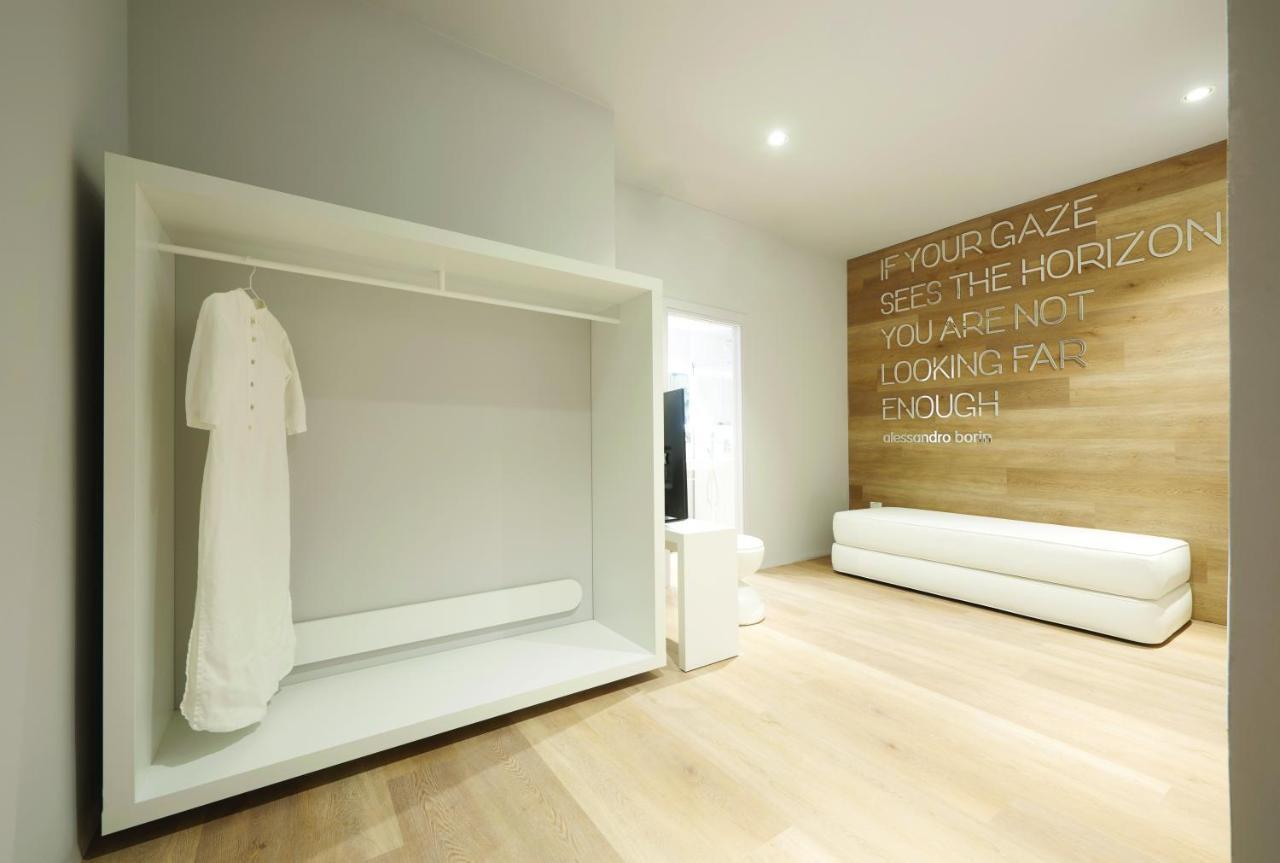 Youme Design Place Hotel Триест Екстериор снимка