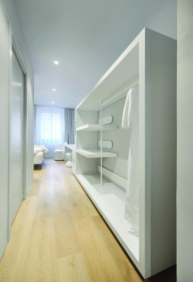Youme Design Place Hotel Триест Екстериор снимка